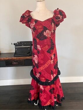 Vintage Hoku Hawaii Red Hibiscus Hawaiian Tiki Muumuu Dress - Size Medium